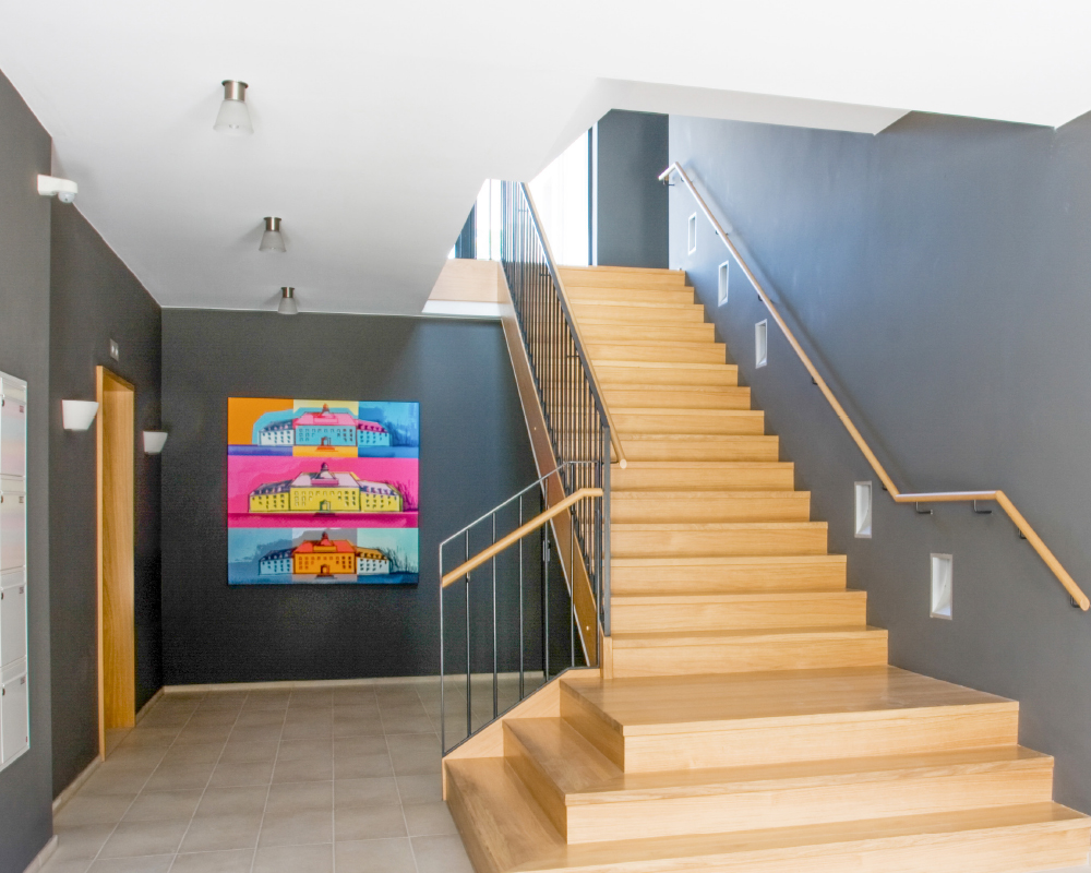 Art Work Gebäude WohnGut Osterseifen und Treppenaufgang