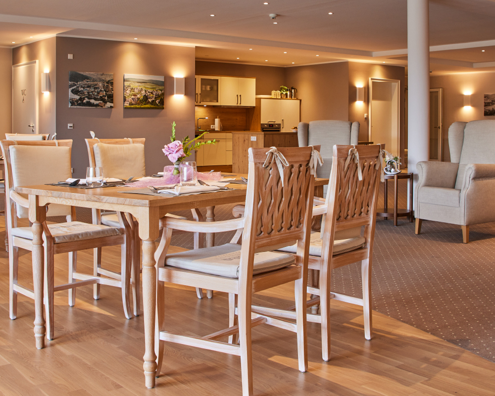 Essbereich im Pflege-Wohnen im WohnGut Saalhausen