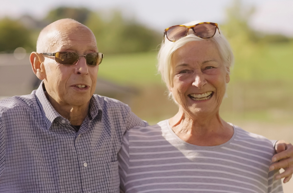 WohnGut-Gruppe. Über Uns. Glückliche Bewohner im WohnGut